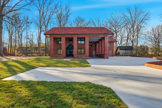 Building Photo - 2113 W Madison Ave Unit A