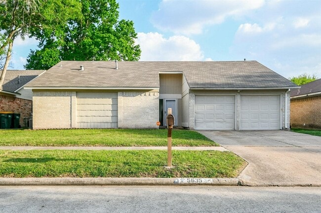 Building Photo - 5635 Greenhill Forest Dr