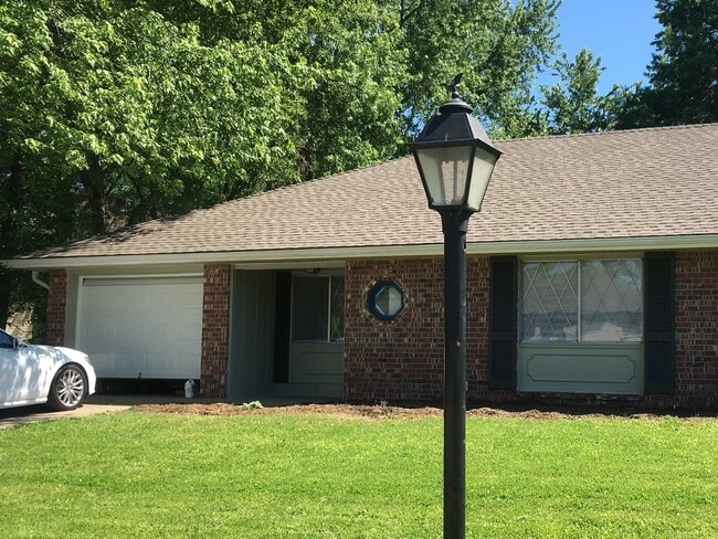 Building Photo - 4209 Northwest 57th Terrace