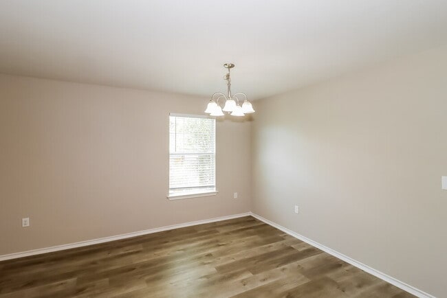 Photo - 1008 Moon Glow Dr