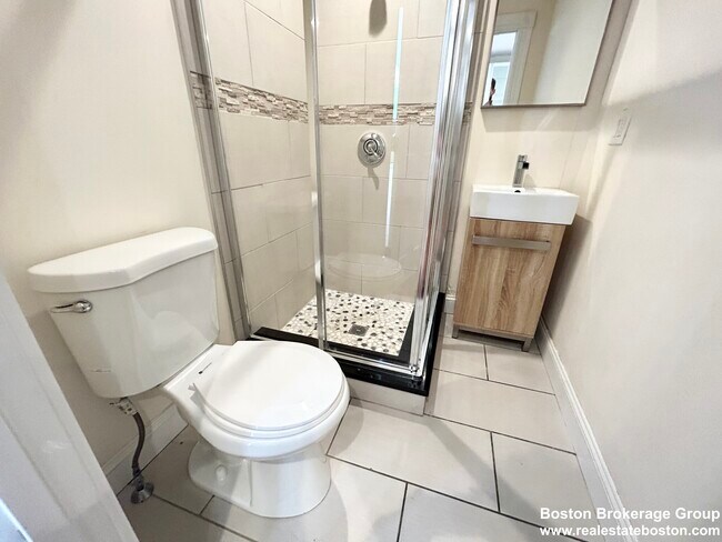 Photo - 692 Columbia Rd Unit 2