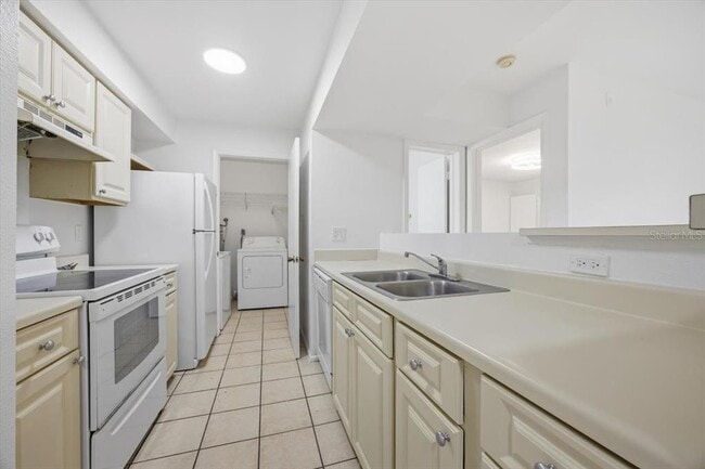 Photo - 3028 Parkway Blvd Unit 301