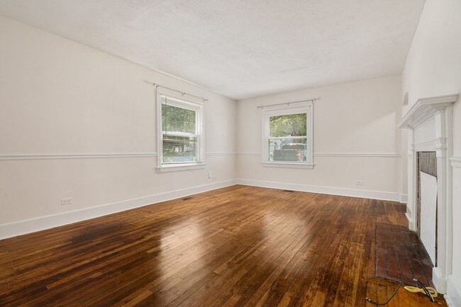 Photo - 2816 Broad St