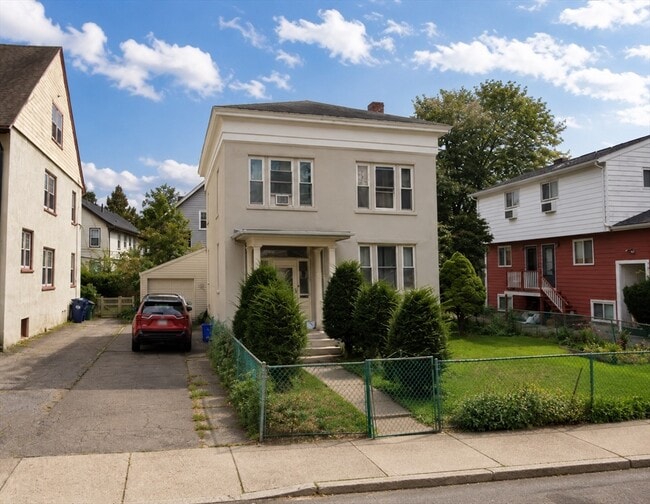 Photo - 104 Perkins St