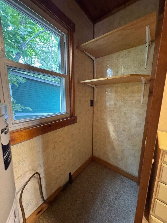 Photo - 265 Bank Street Extension