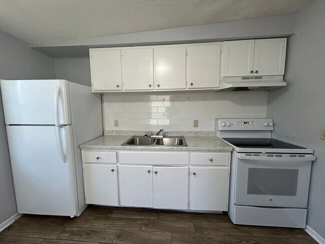 Photo - Phyllis Street Duplexes Unidad 3248 Phyllis St.