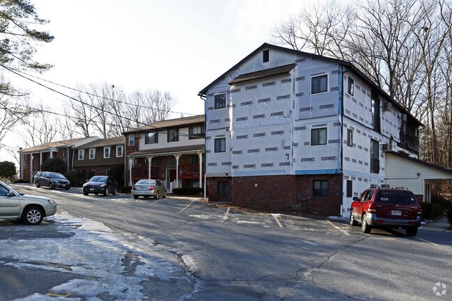 Photo - Edgewood Park Apartments