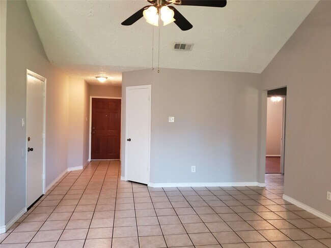 Photo - 16315 Thistleglen Dr