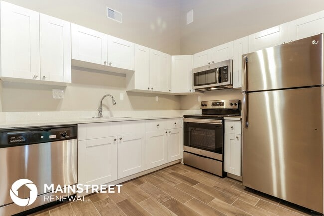 Photo - 2760 Hillsdale Ave