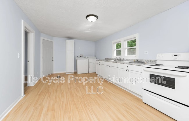Photo - 1044 Muskegon Ave NW