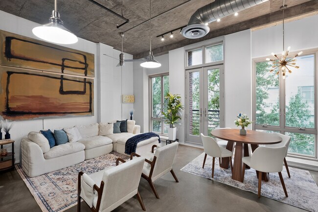 Photo - 123 Luckie St NW