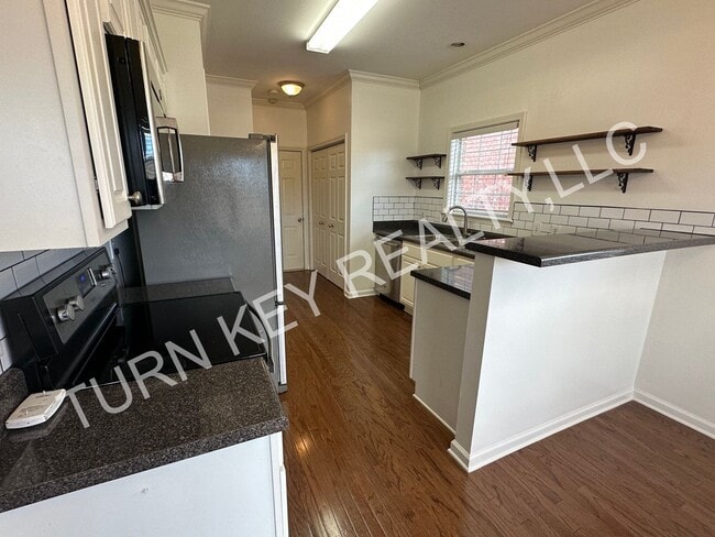 Photo - 264 Springdale Dr