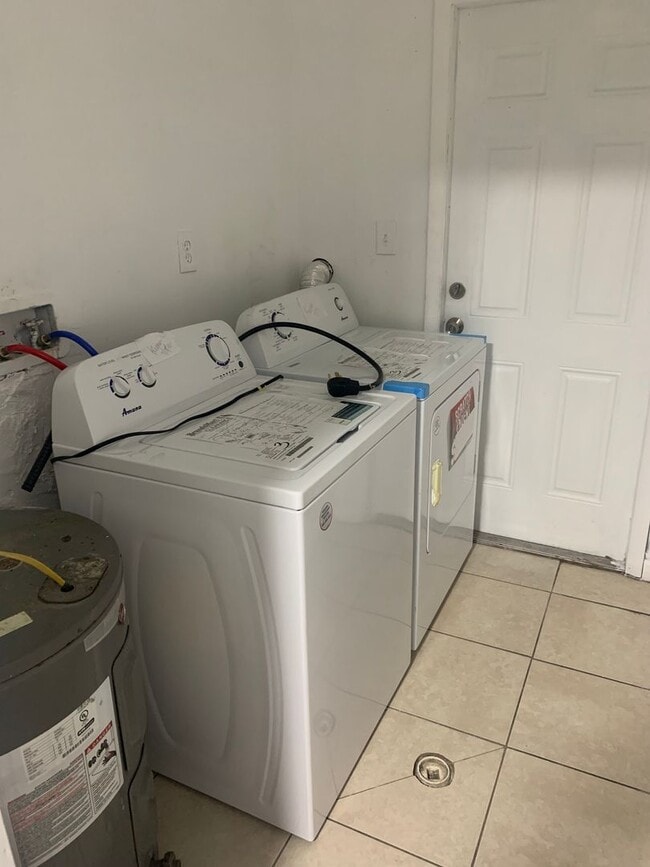 Photo - 900 NW 17th Ave Unit East