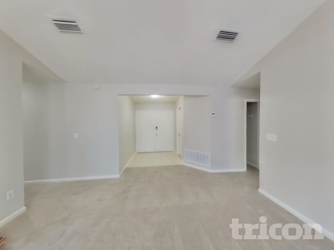 Photo - 1487 Rose Hill Dr E