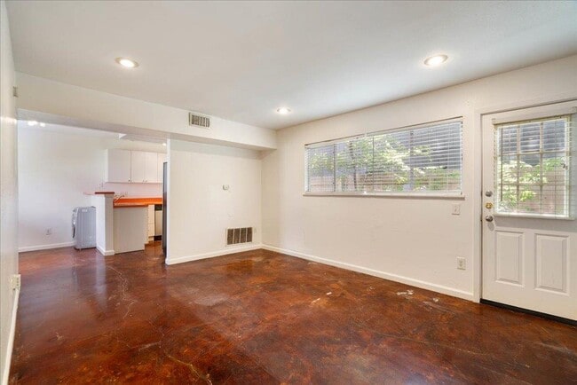 Photo - 610 Franklin Blvd
