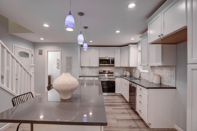 Photo - 2718 Parklake Dr