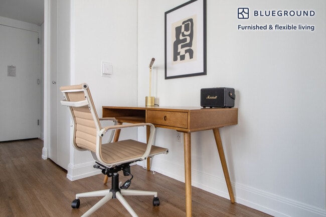 Photo - 290 3rd Ave Unidad FL9-ID1158