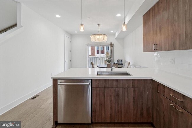 Photo - 322 Fairmount Ave