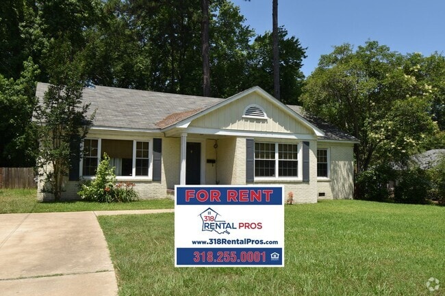 Building Photo - Cute 3 Bed 2 Bath with Hardwood Floors & G... Rental