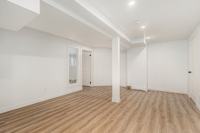 Photo - 1665 Teakdale Ave