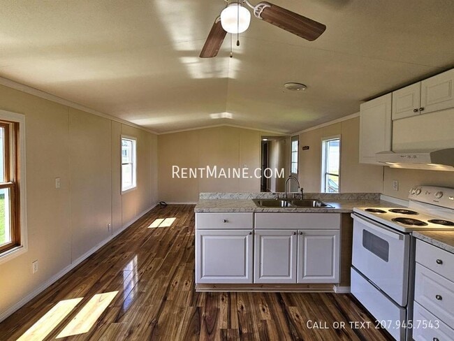 Photo - 167 F St