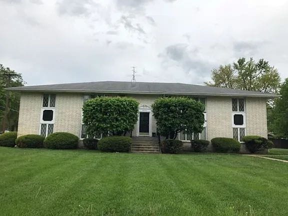 Photo - Spacious two bedroom and one bath apartment located minutes away from shopping and eateries. Unit 6