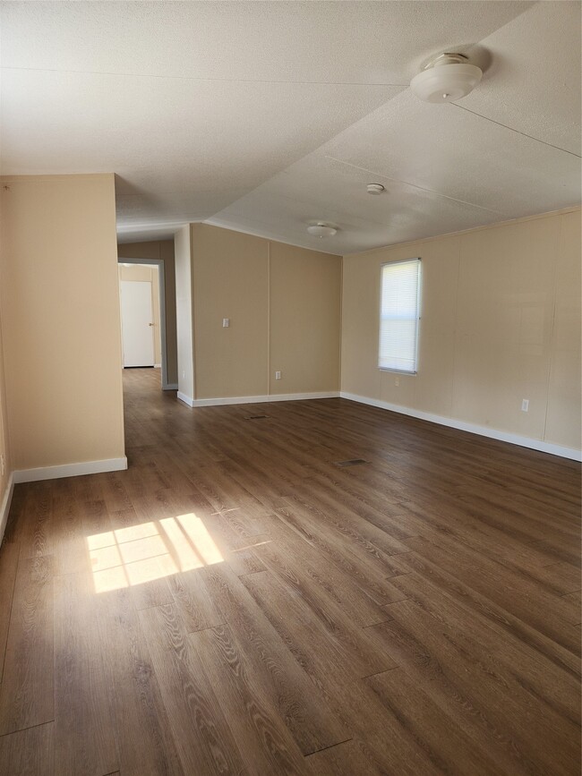 Photo - 19139 Groveway Dr