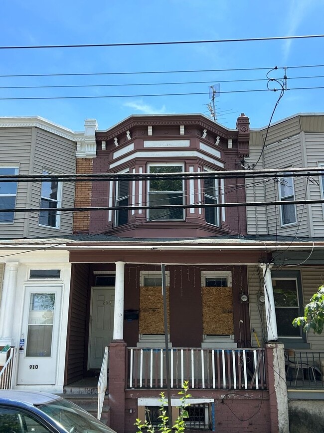 Photo - 3 BD / New renovation CO