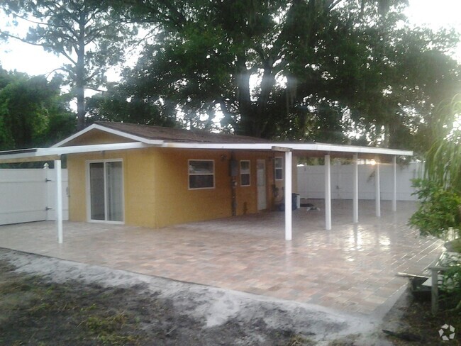 Building Photo - Private Charming Home for Rent Unit 5738 Palmer Blvd