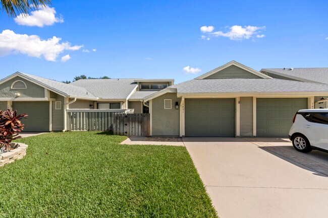 Photo - 1431 SE Berwick Ct