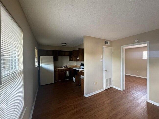 Photo - 3102 Atkinson Ave