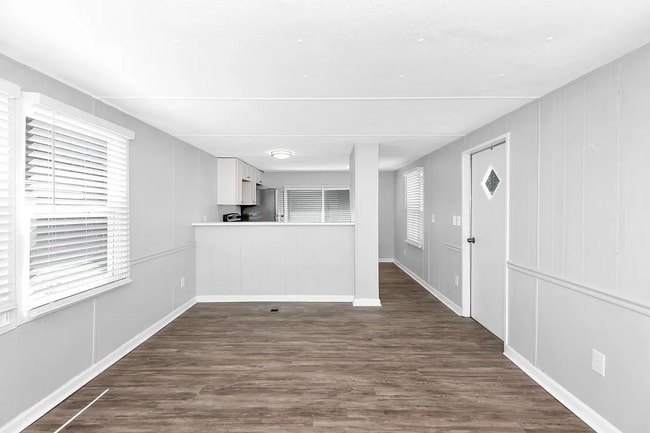 Photo - 415 W Limestone Rd