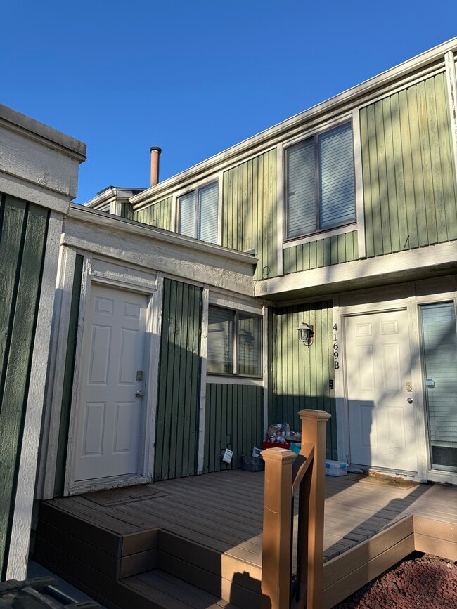 Building Photo - 4169 S Village Ln Unit B