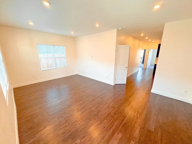 Photo - 835 35th St Unit 1