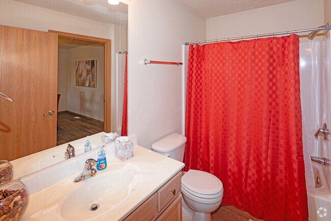 2BR, 2BA, Remington - 1,245SF - Bathroom