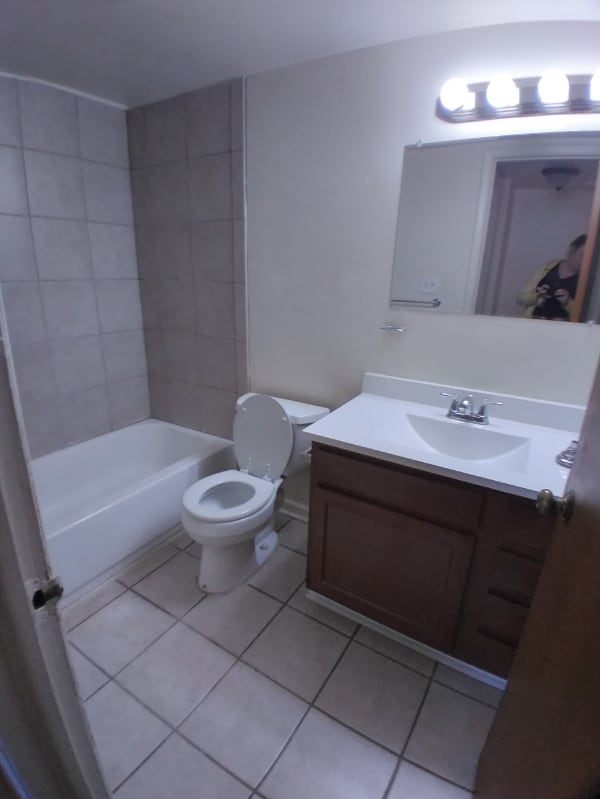 Photo - 3300 Kenmore Rd Unit 102