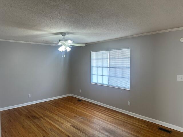 Photo - 208 SE Dockery Ln