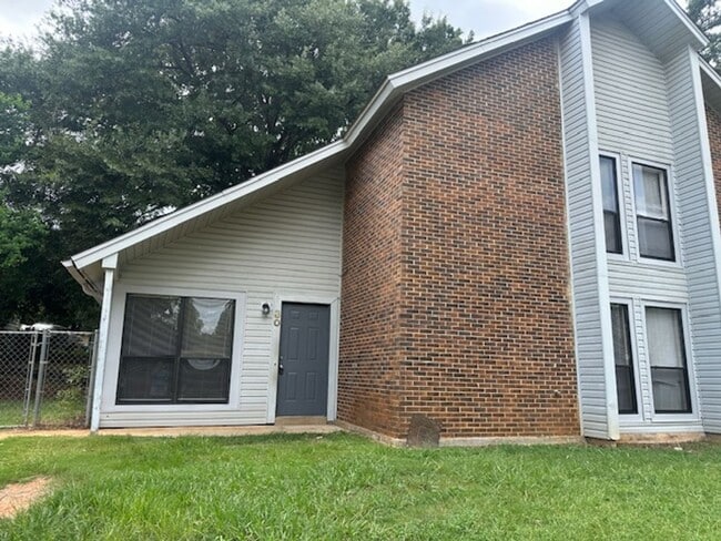 Building Photo - 30 Rosewood Ct Unit 30 Rosewood Court