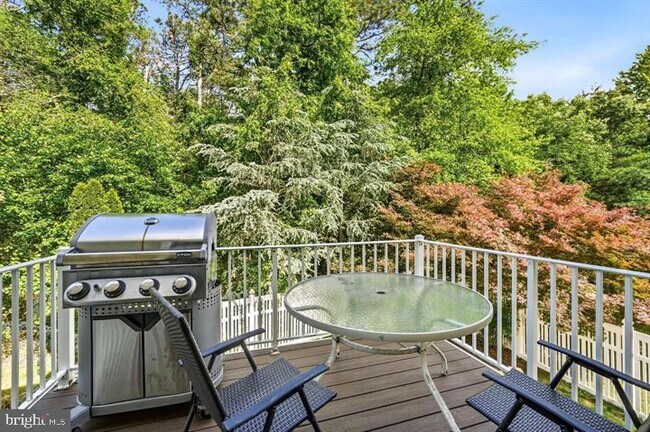 Photo - 623 BARTON Blvd