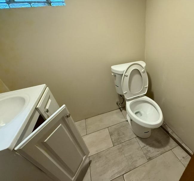 Photo - 7123 Kedron St