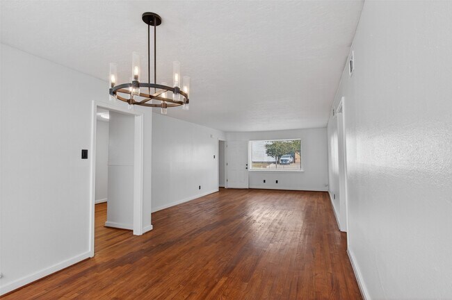 Photo - 3444 Blodgett St