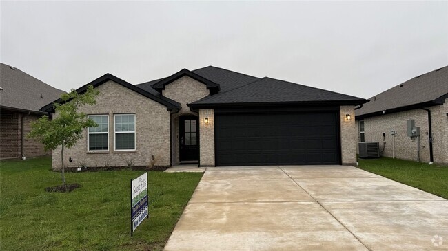Building Photo - 1303 Brad Keller Dr Rental