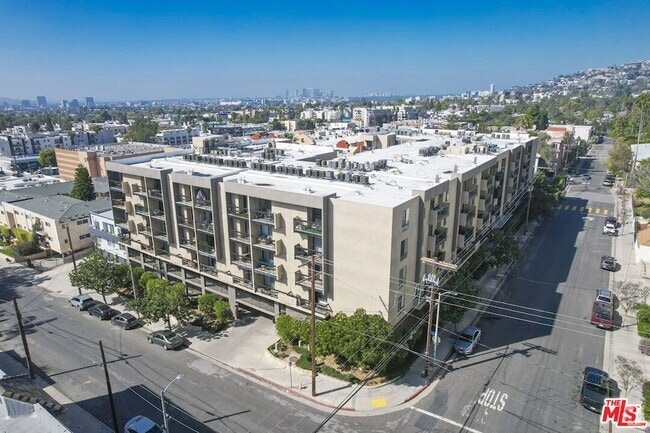 Building Photo - 1601 N Fuller Ave Rental