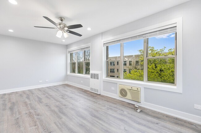 Photo - 1301 W Estes Ave