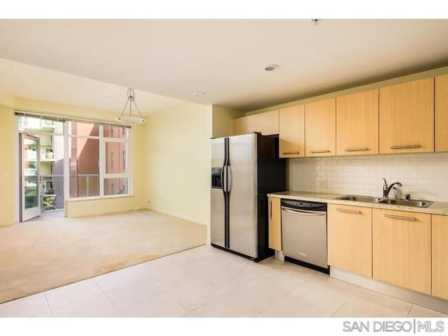 Building Photo - 1431 Pacific Hwy Unit 502 Rental