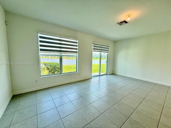 Photo - 6931 Harbours Edge Ave