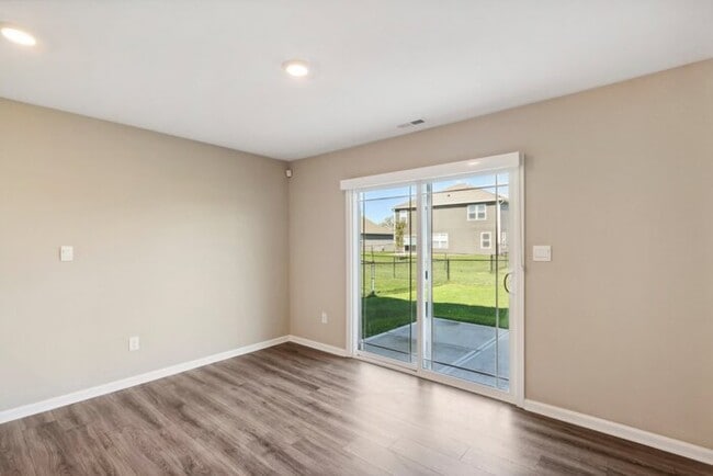 Photo - Fantastic 5bd/3ba home! Let yourself in!