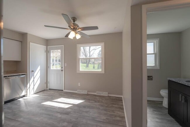 Photo - 734 Normandy Cir