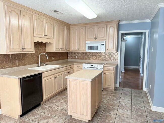 Photo - 230 Bonaire Dr