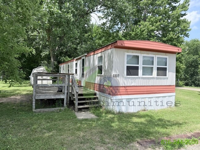 Building Photo - Two Bedroom Mobile Home Available Now!